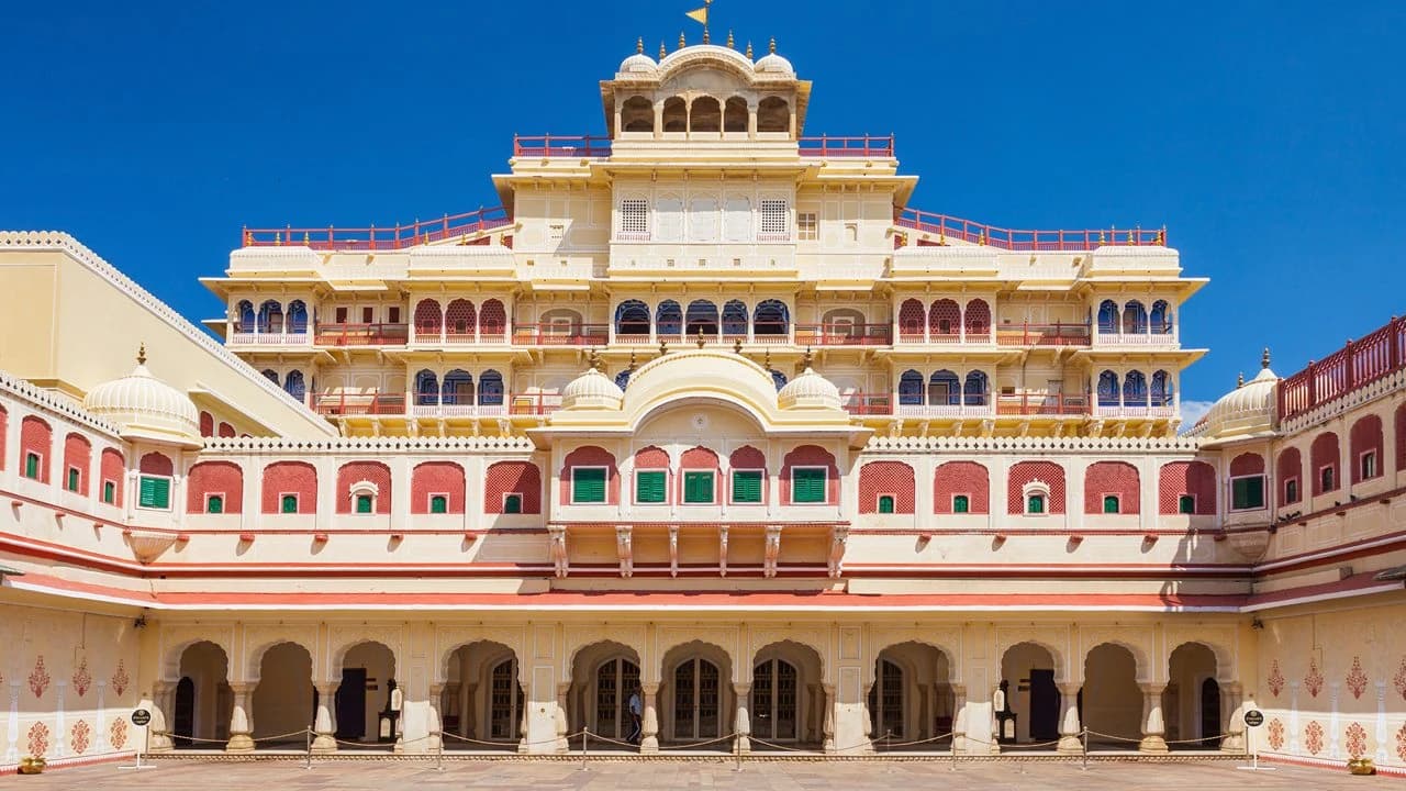 Best street food near City Palace, Jaipur