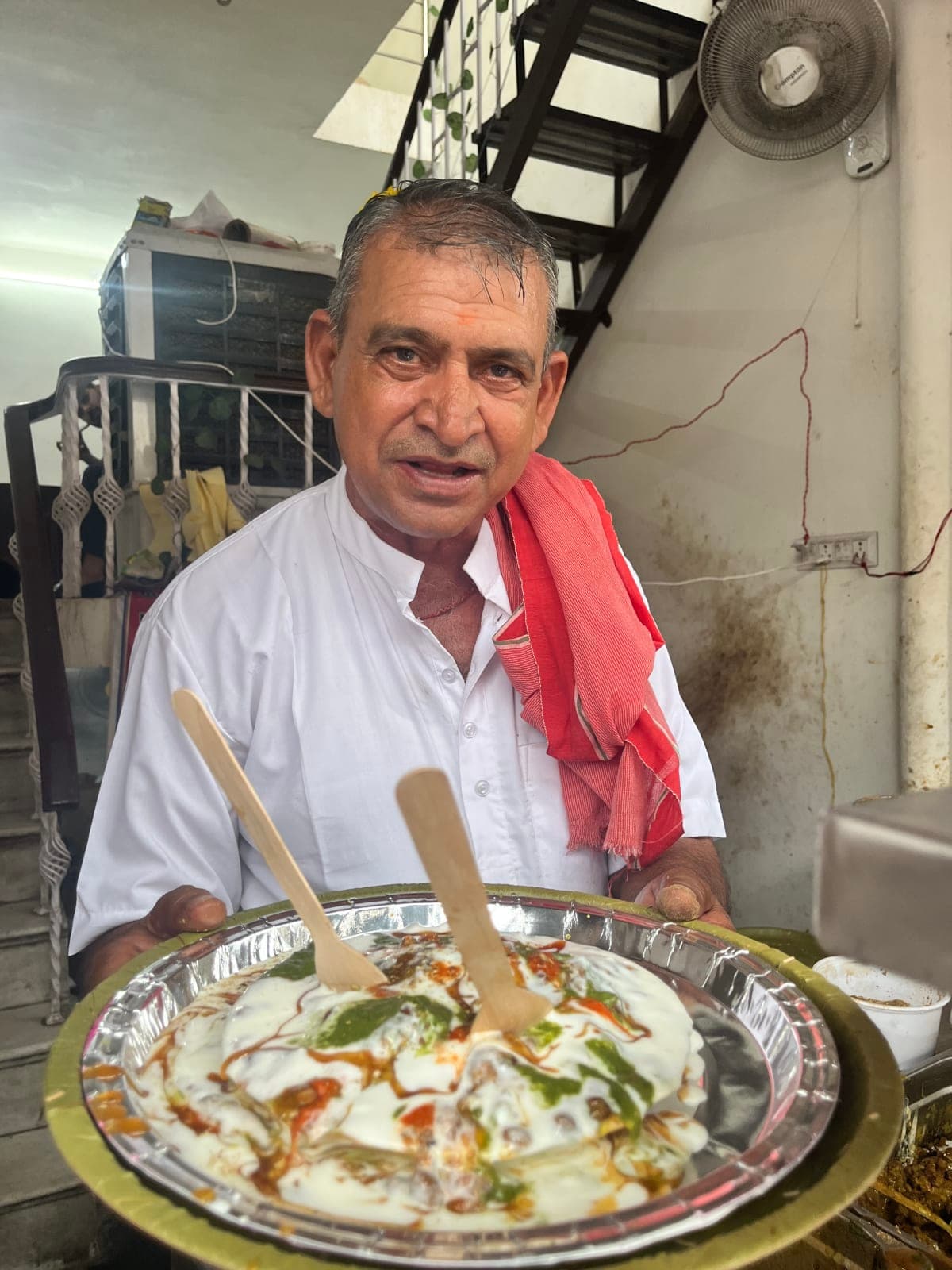 Kalkatta Chaat Bhandar, spot famous for its Dahi Bada in Raja Park, Jaipur - photo 2 of 8 - Thela Khojo