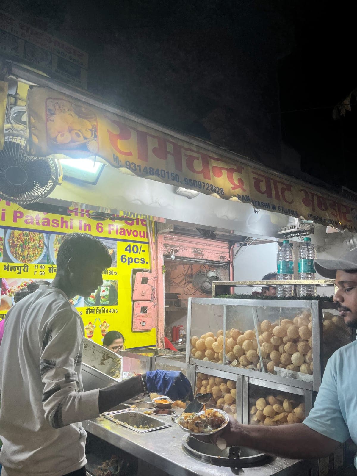 Ramchandra Chaat Bhandar, spot famous for its Pani Puri in Bapu Bazar, Jaipur - photo 3 - Thela Khojo