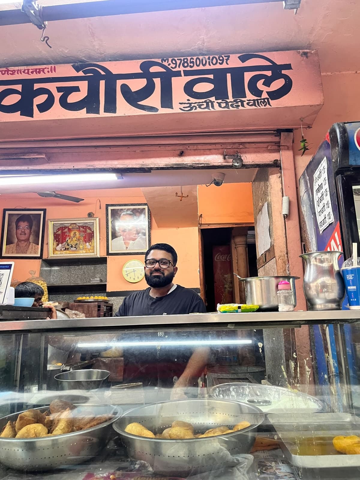 Puran Ji Hing Kachori, spot famous for its Hing Kachori in Chhoti Chaupad, Jaipur - Thela Khojo