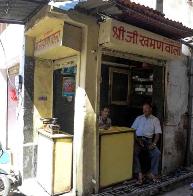 Shree Ji Khaman Wala Jaipur, spot famous for its Khaman in Johri Bazar, Jaipur - Thela Khojo