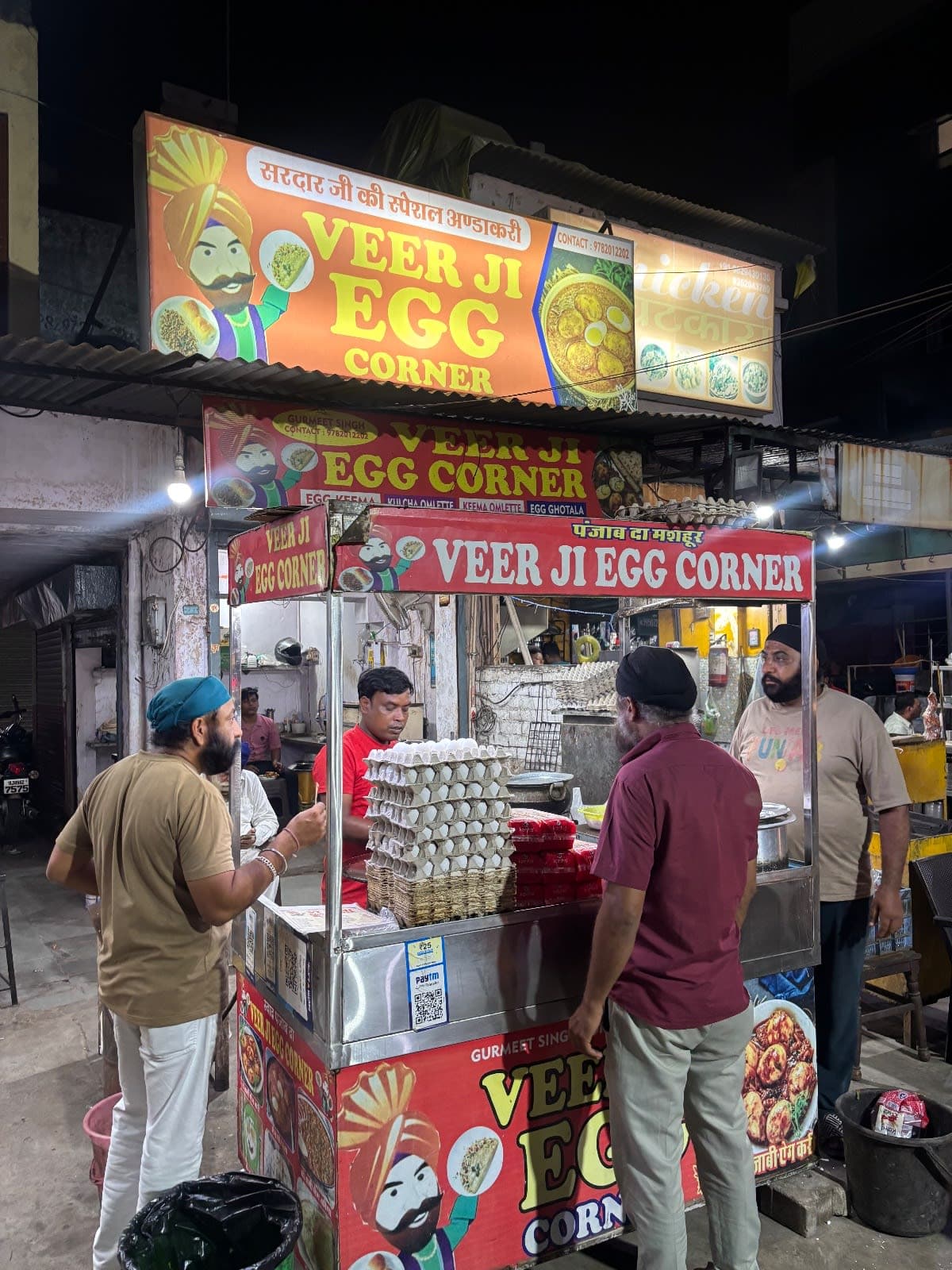 Veer ji Egg Corner, spot famous for its Cheese Kulcha Omlet in Malviya Nagar, Jaipur - photo 3 of 6 - Thela Khojo