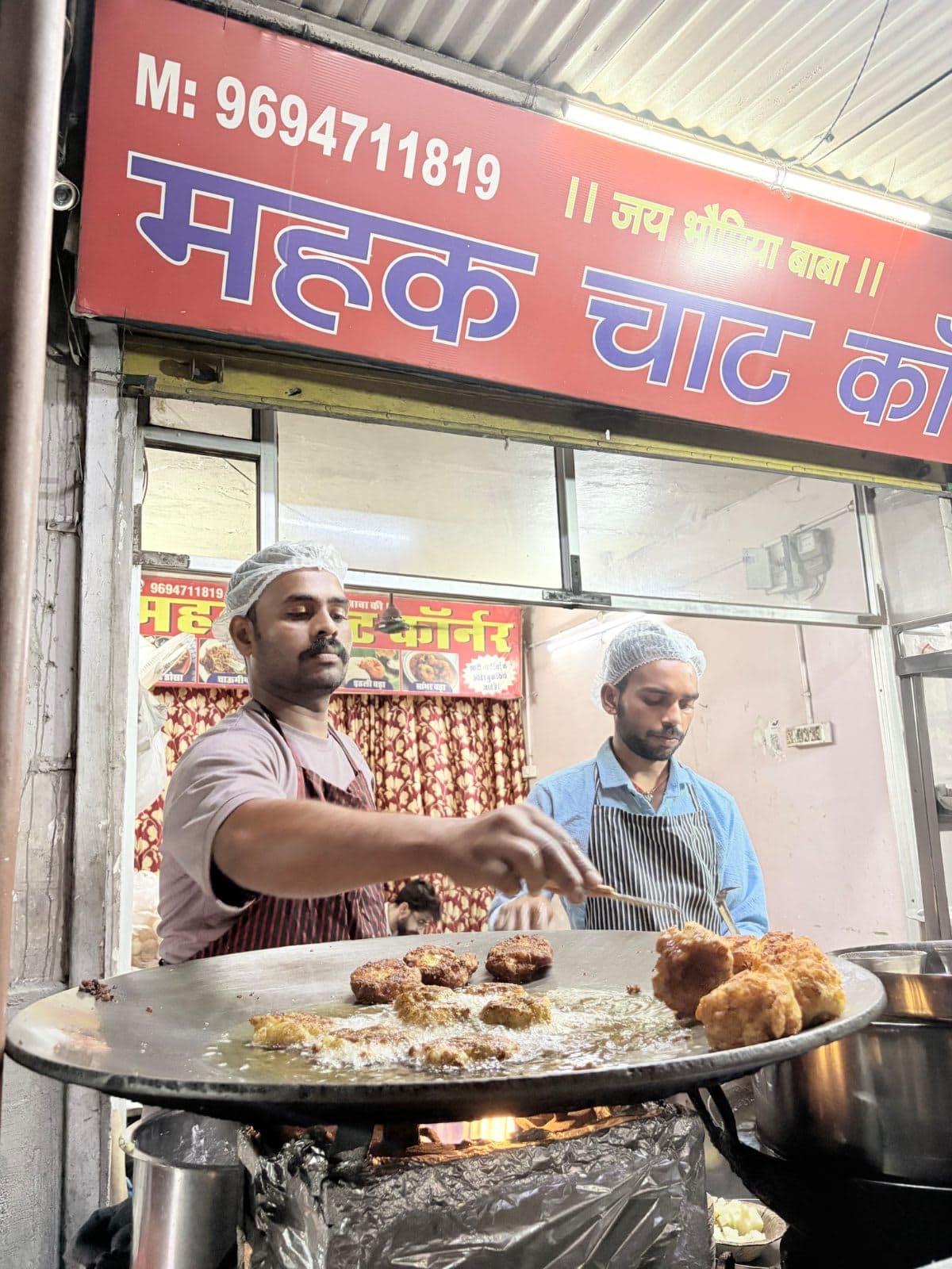 Mehak Chat Corner, spot famous for its Tikki in Malviya Nagar, Jaipur - photo 2 of 5 - Thela Khojo