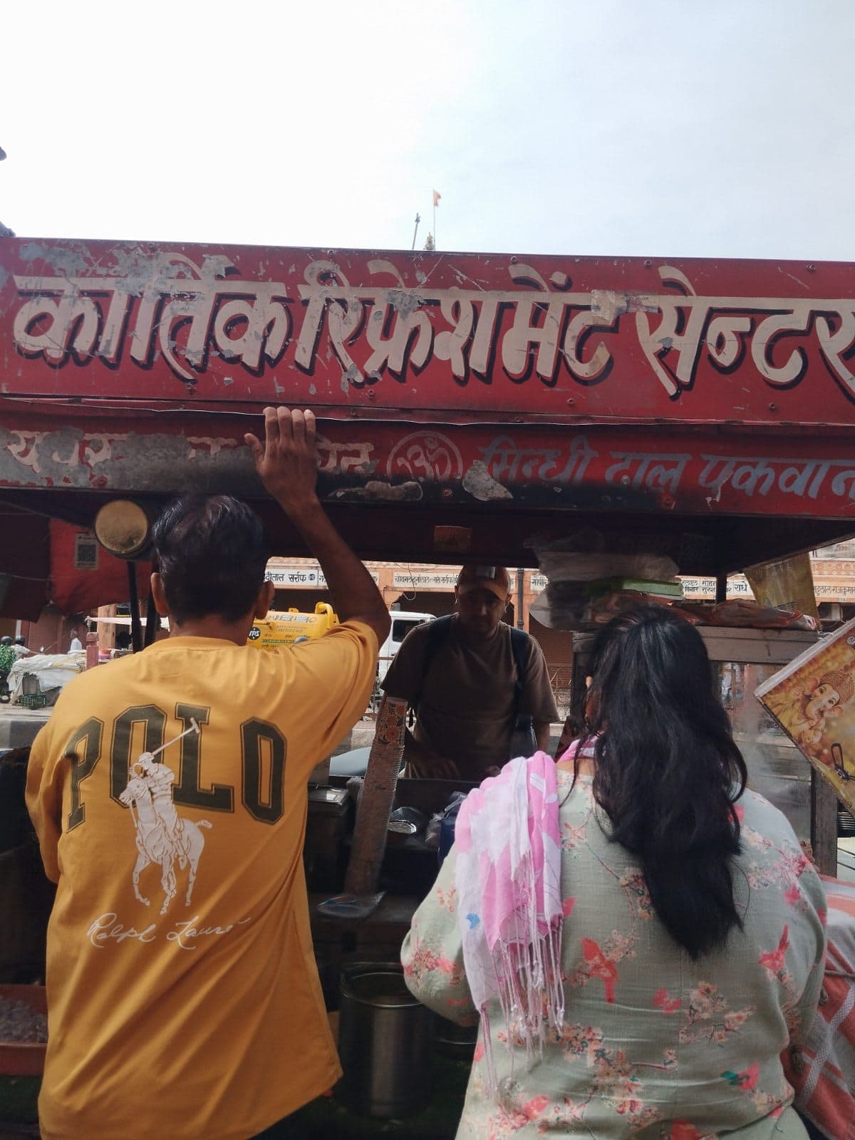 Kartik Refreshment Center, spot famous for its Dal Pakwan in Badi Chaupad, Jaipur - photo 5 of 6 - Thela Khojo
