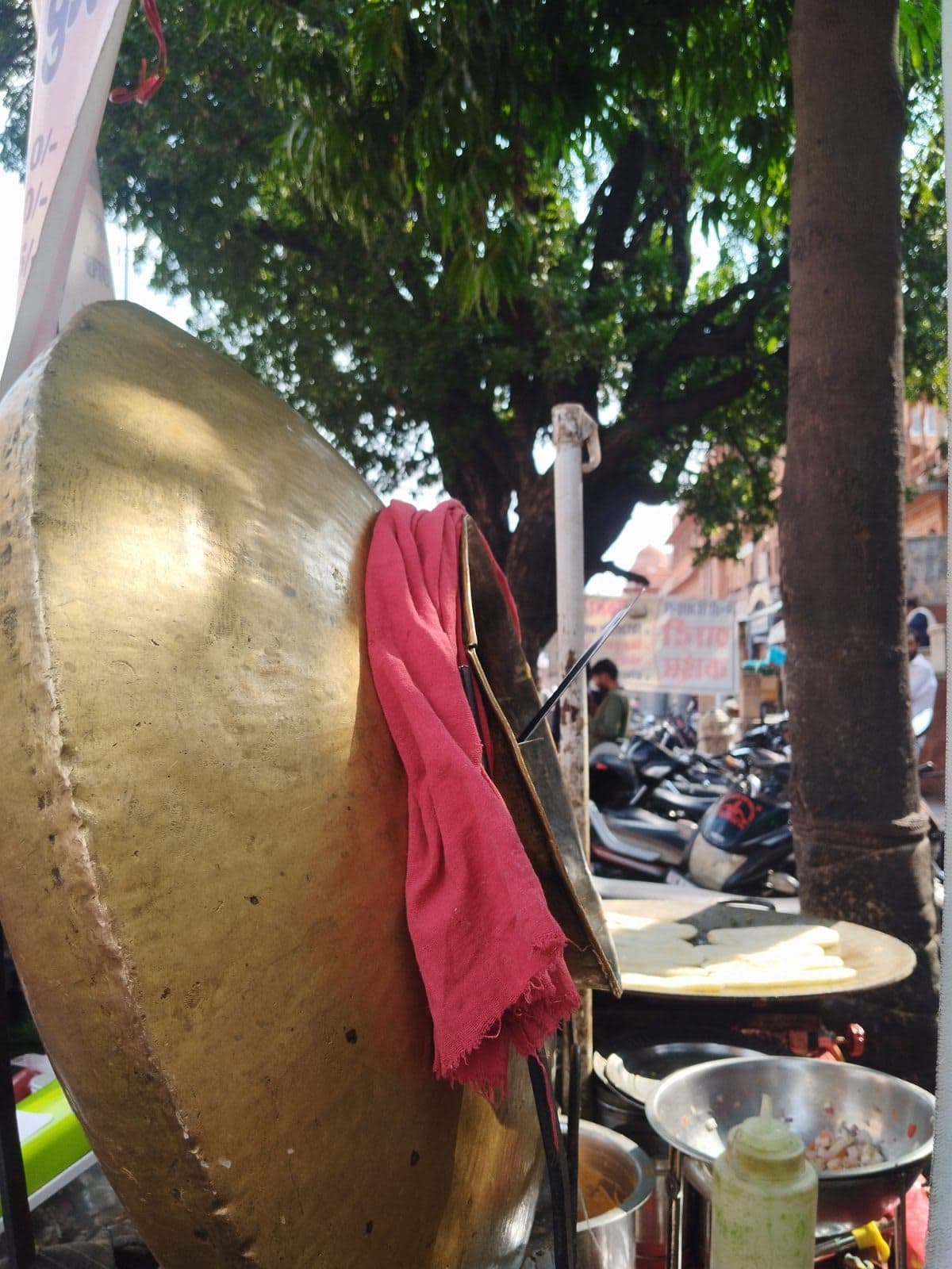 Shri Fire Kulcha, spot famous for its Punjabi Kulcha in Chaura Rasta, Jaipur - photo 4 of 5 - Thela Khojo