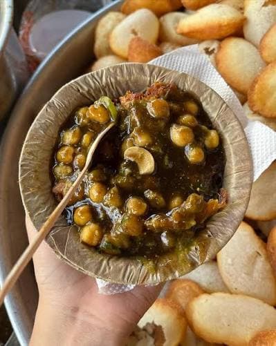 Chaat at Ramchandra Chaat Bhandar, Tripoliya Bazar