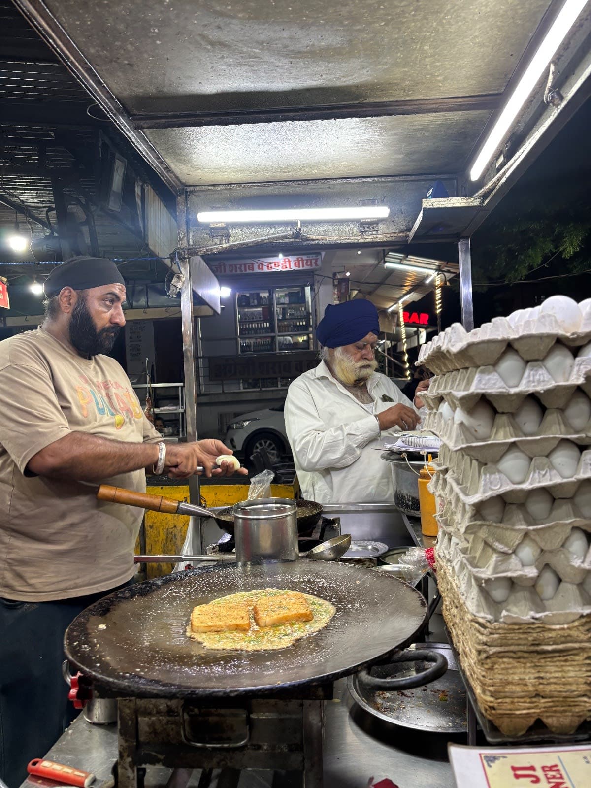 Veer ji Egg Corner, spot famous for its Cheese Kulcha Omlet in Malviya Nagar, Jaipur - Thela Khojo